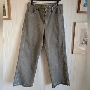 American Eagle Outfitters Women's Stovepipe Gray Straight-Leg Jeans